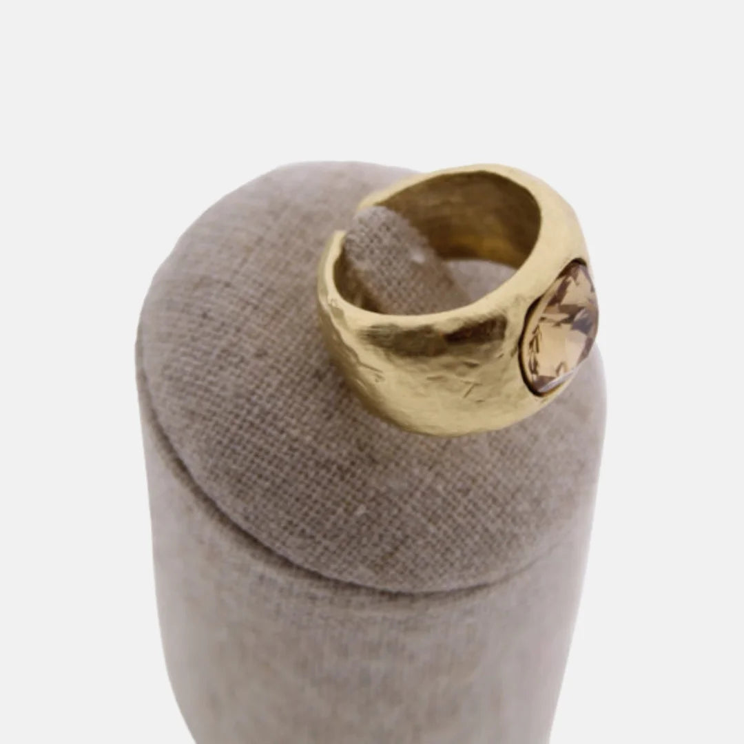 Anillo Dita Grueso en Oro Mate con Cristal Swarovski Golden Shadow