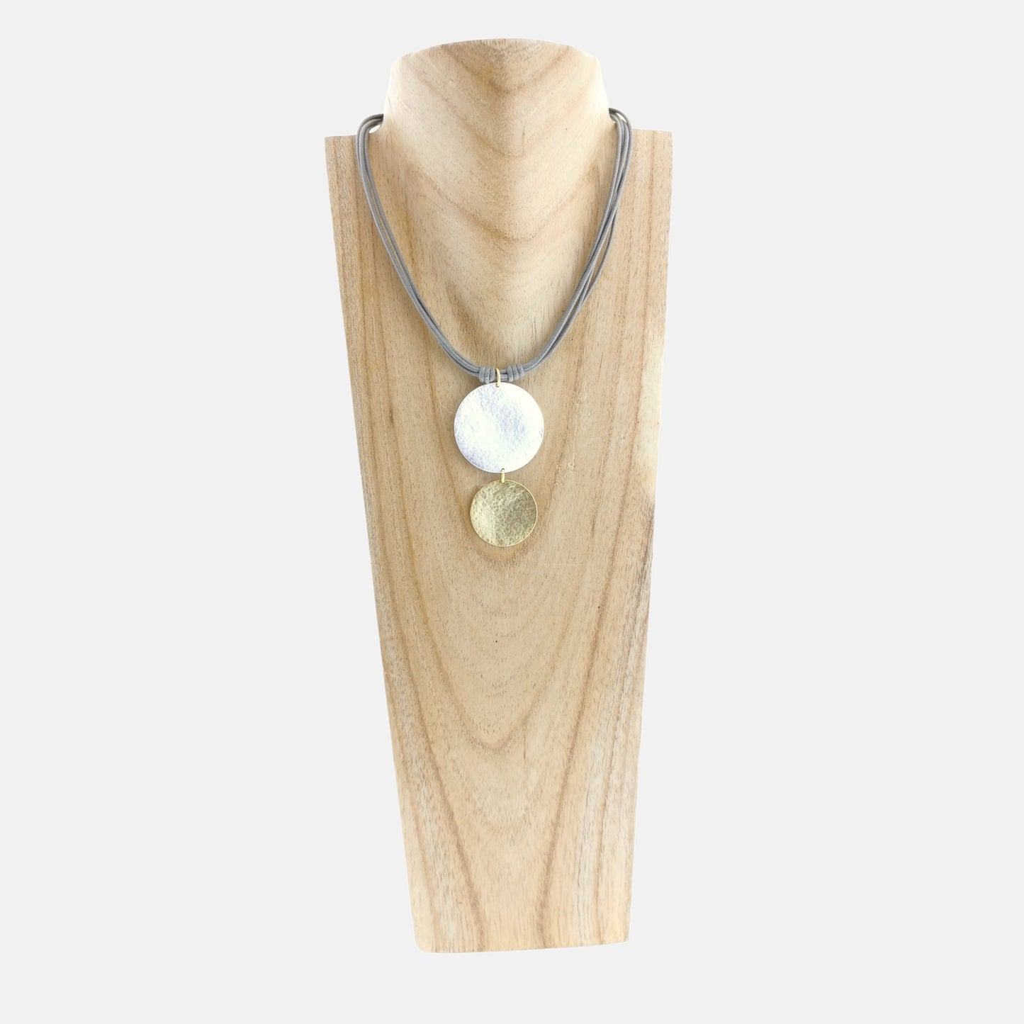 Collar Aire en Dorado y Plateado Mate con Cordón