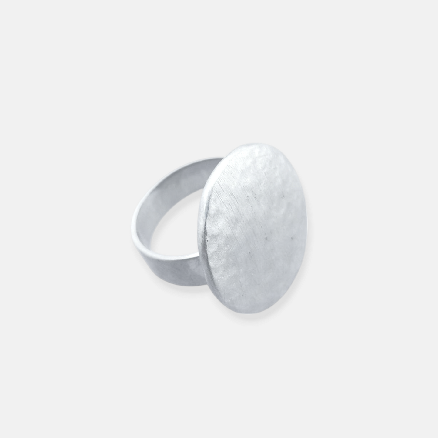 Anillo Dita Circular en Plata Mate y Textura