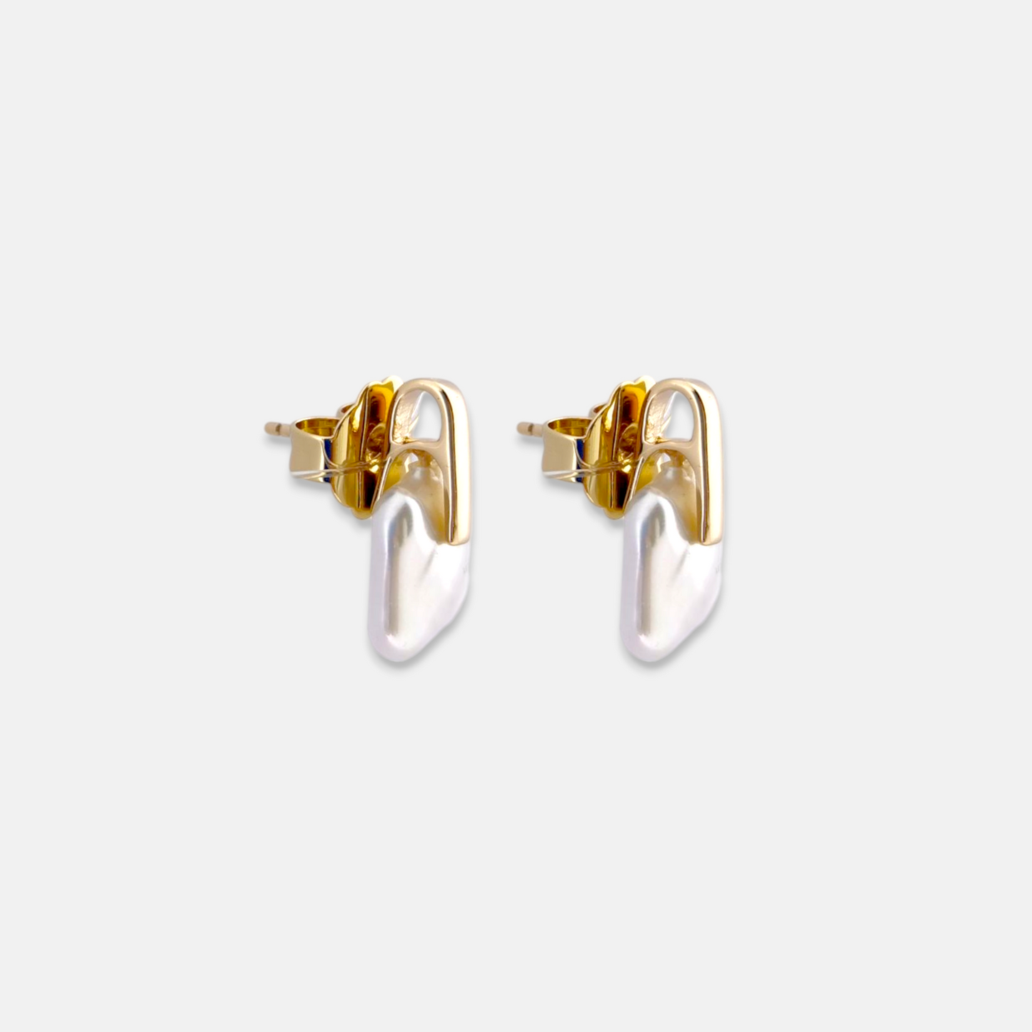 Aros Ceremony Cortos en Dorado Brillante con Perla