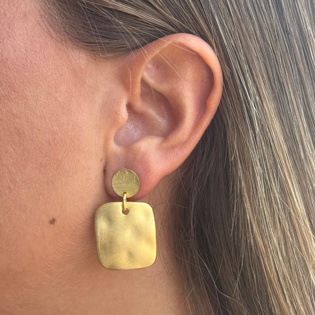 Aros Essential en Dorado Mate Cuadrado