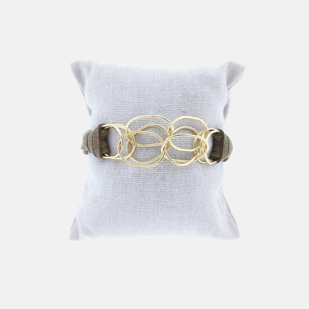 Pulsera Capri Dorada en Cadenas Superpuestas con Cordón