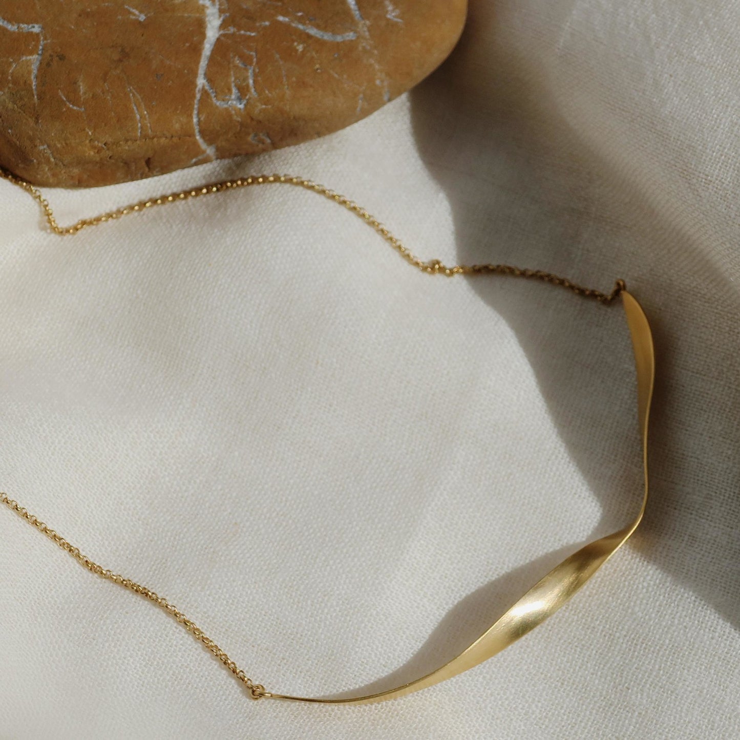 Collar Dorado Oceánica