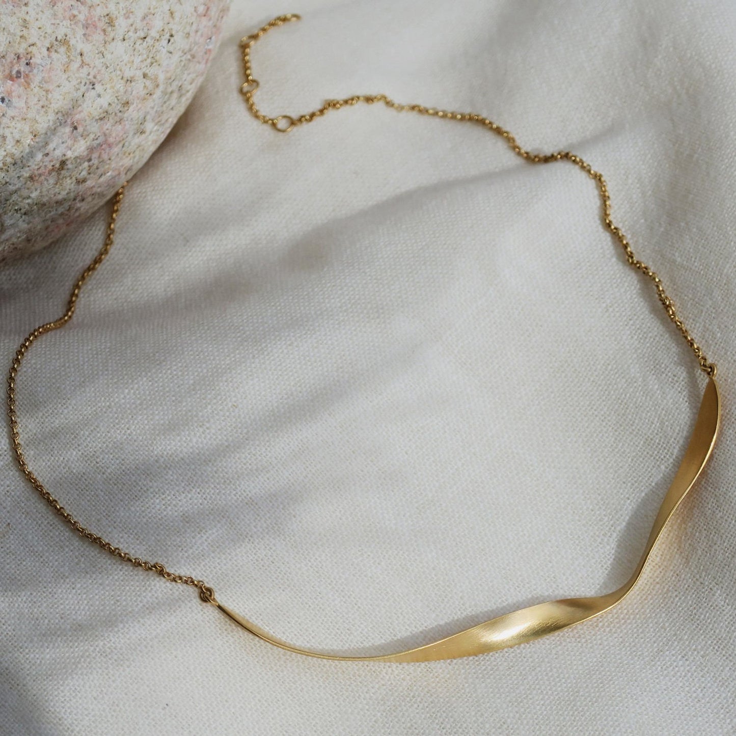 Collar Dorado Oceánica