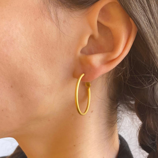 Aros Basic Argolla Mediana en Dorado Mate