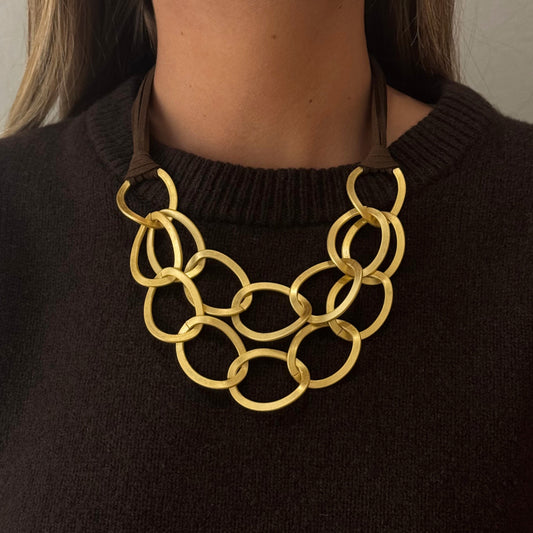 Collar Roma en Dorado Mate y Cordón