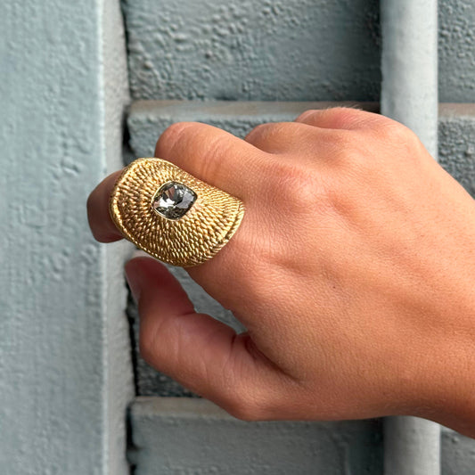 Anillo Dita Chapado Oro Mate con Cristal Swarovski
