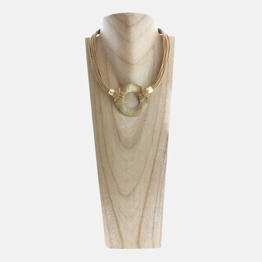 Collar Origins con Cordones Tierra  y Adorno Dorado Mate