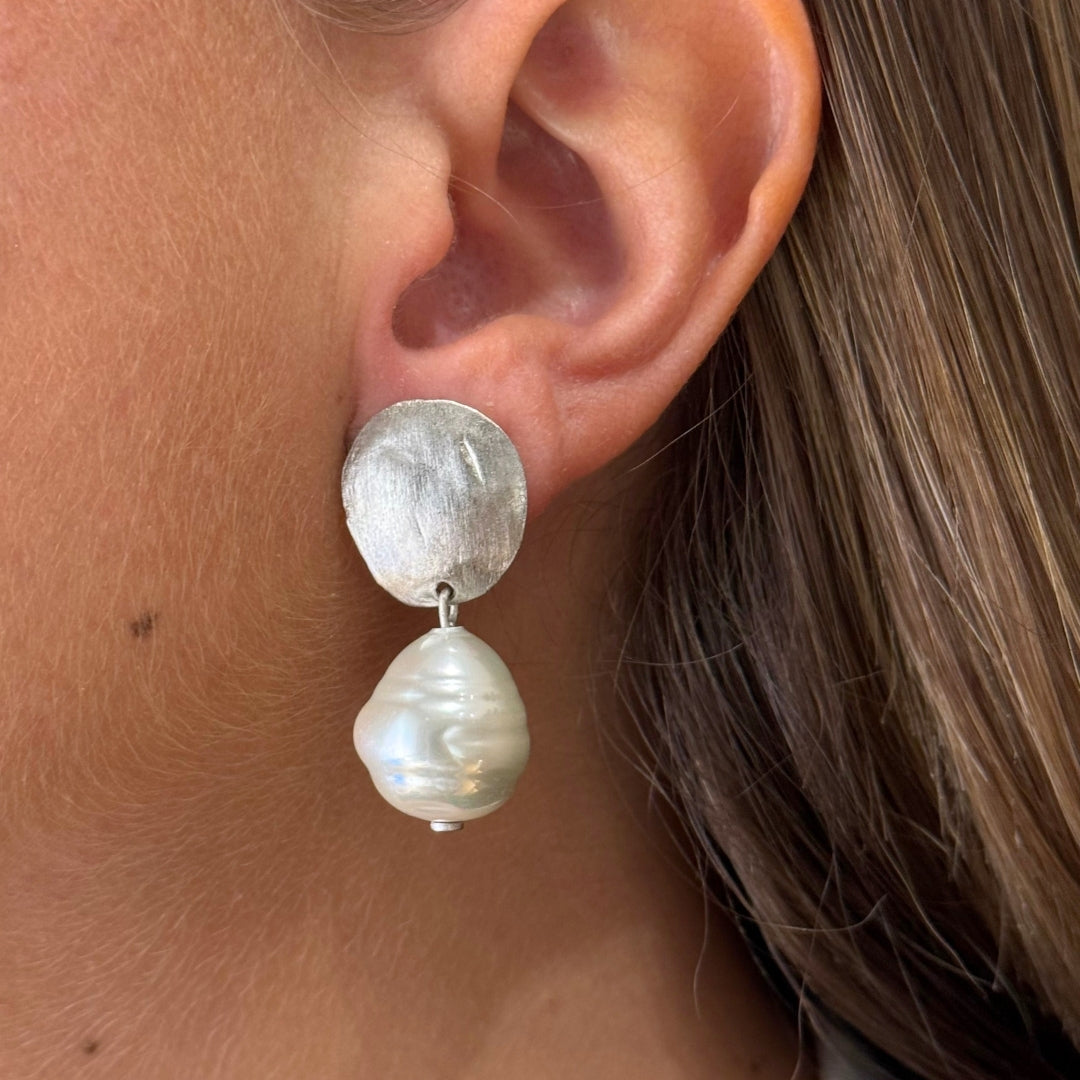 Aros Marais con Perla Irregular Plata Mate