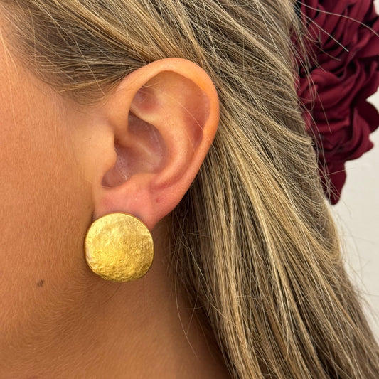 Aros Dita Circular en Dorado Mate y Textura