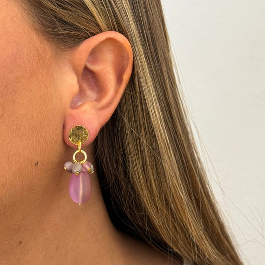 Aros Capri en Dorado Brillante y Piedra Rosada