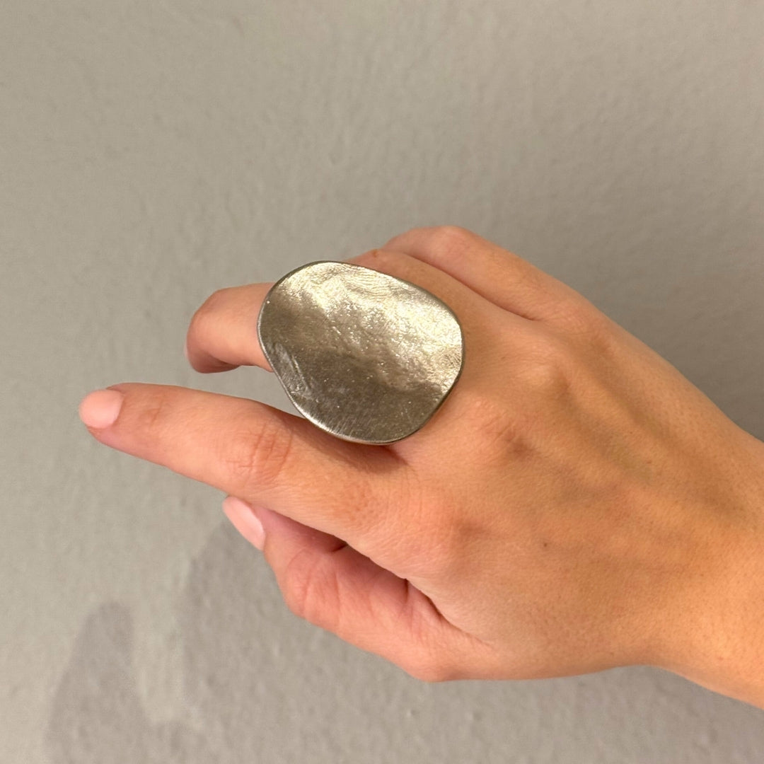 Anillo Dita Irregular Chapado Platino