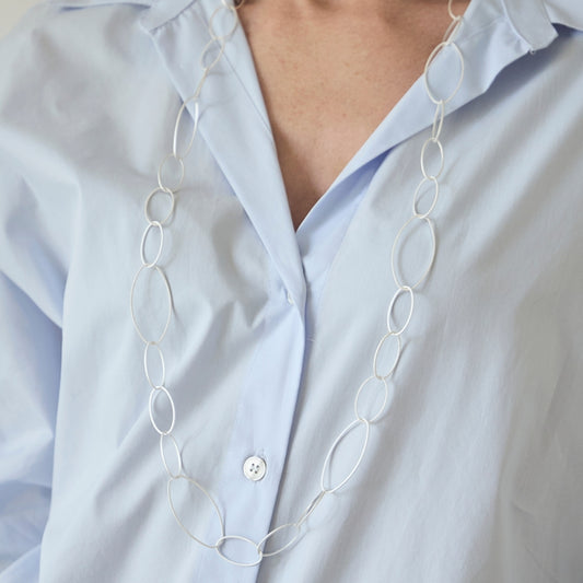 Collar Roma Largo en Cadena Irregular Ovalos Plateado Mate