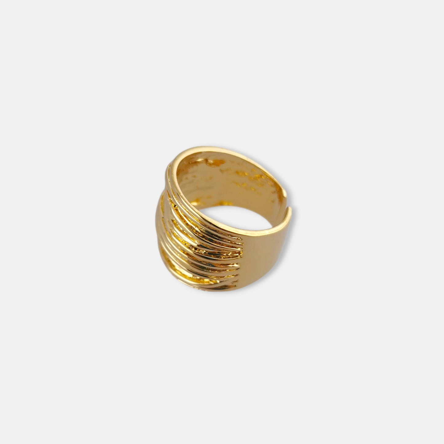 Anillo Capri Con Textura Dorado Brillante