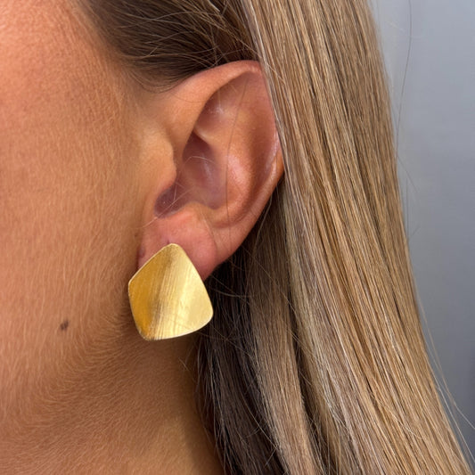 Aros Dita Irregular en Dorado Mate