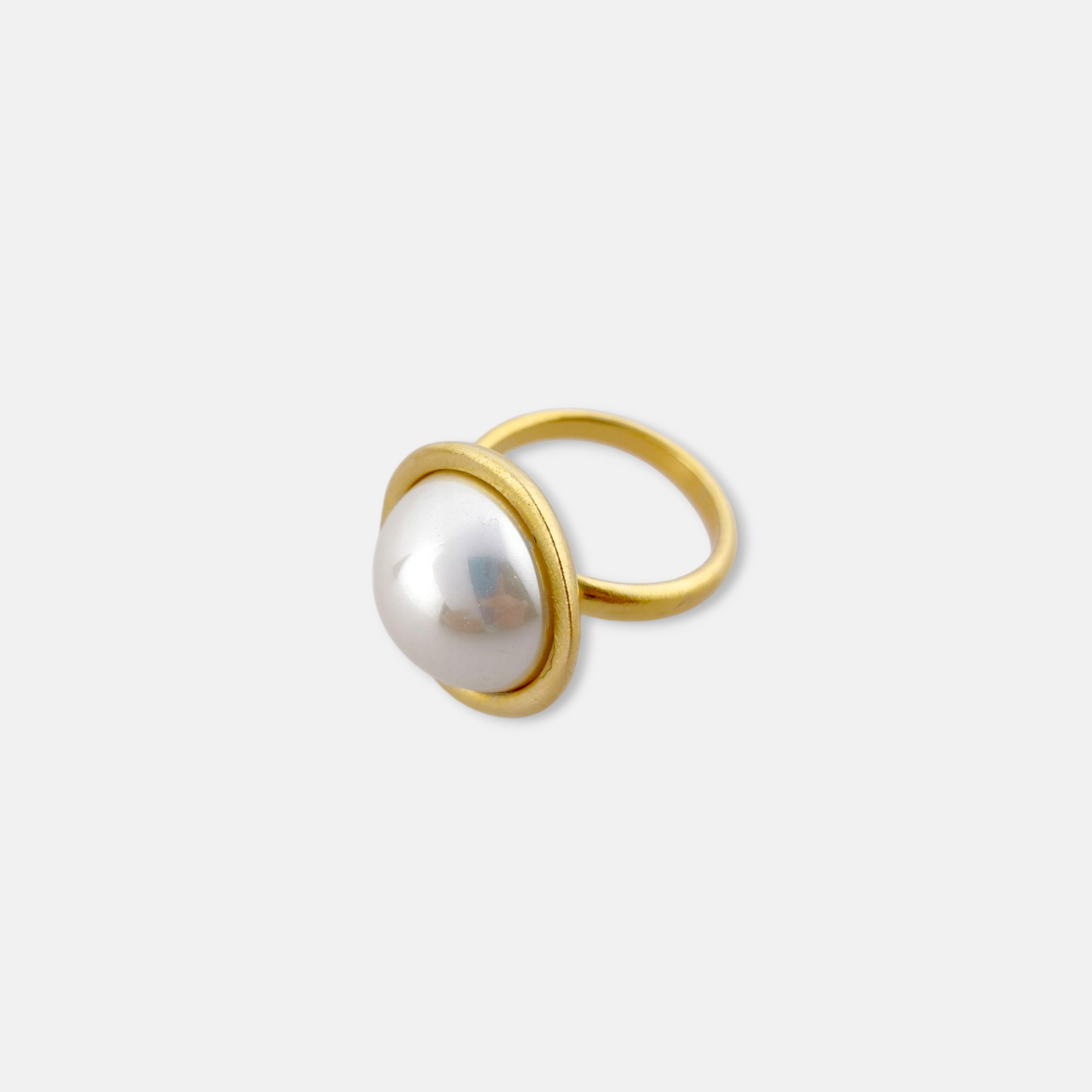 Anillo Dita con Perla en Dorado Mate