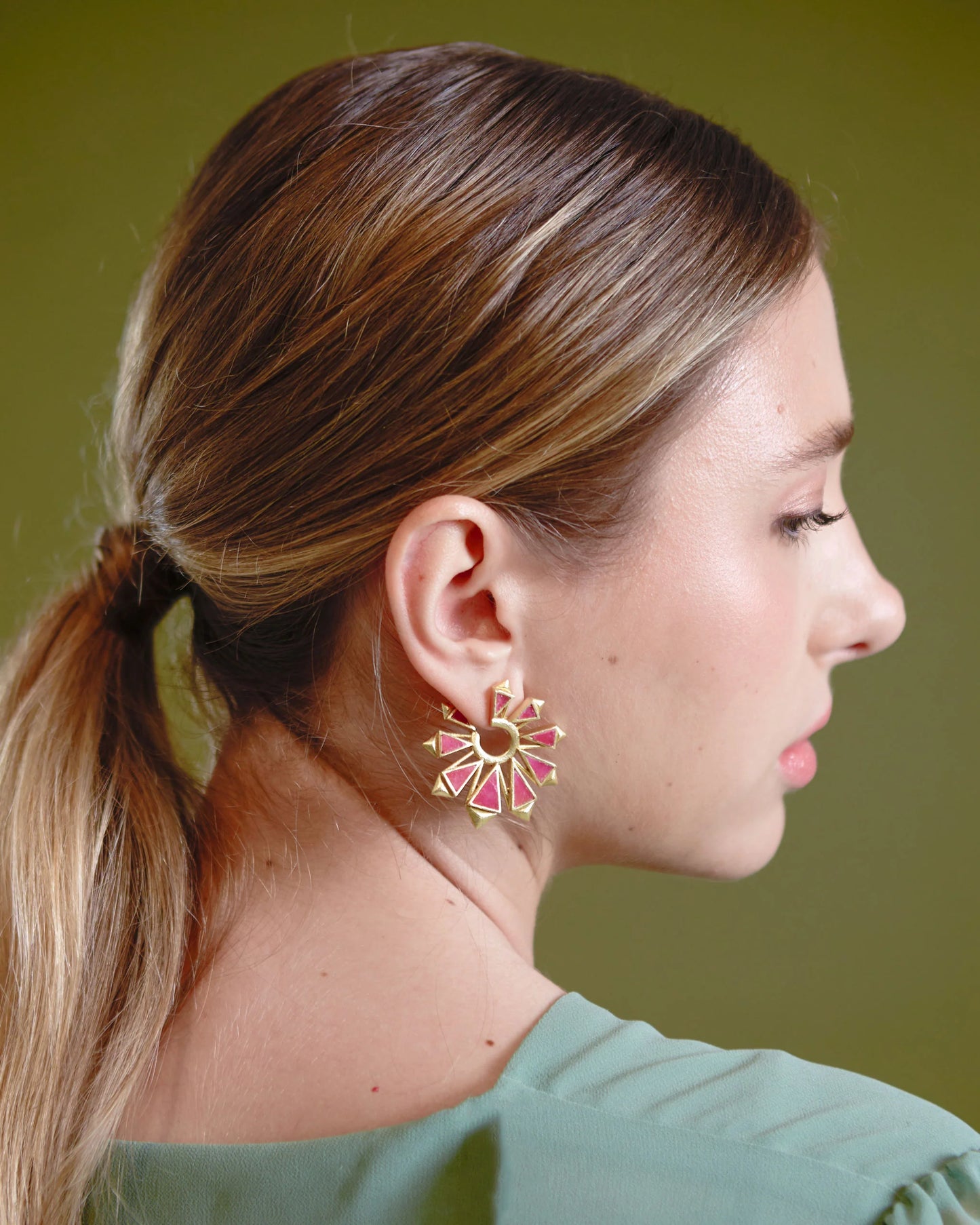 Aros Dorados Roole Onix Fucsia