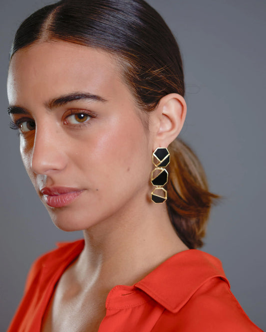 Aros Dorados Romesh Onix Negro