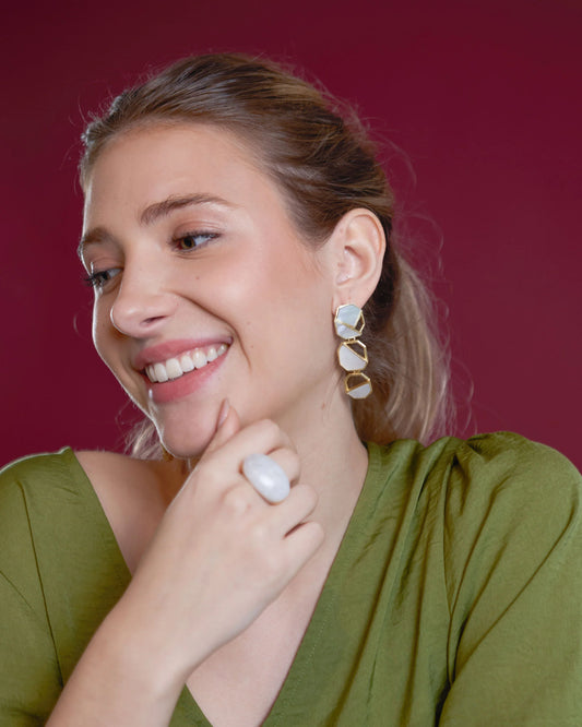 Aros Dorados Romesh Madre Perla