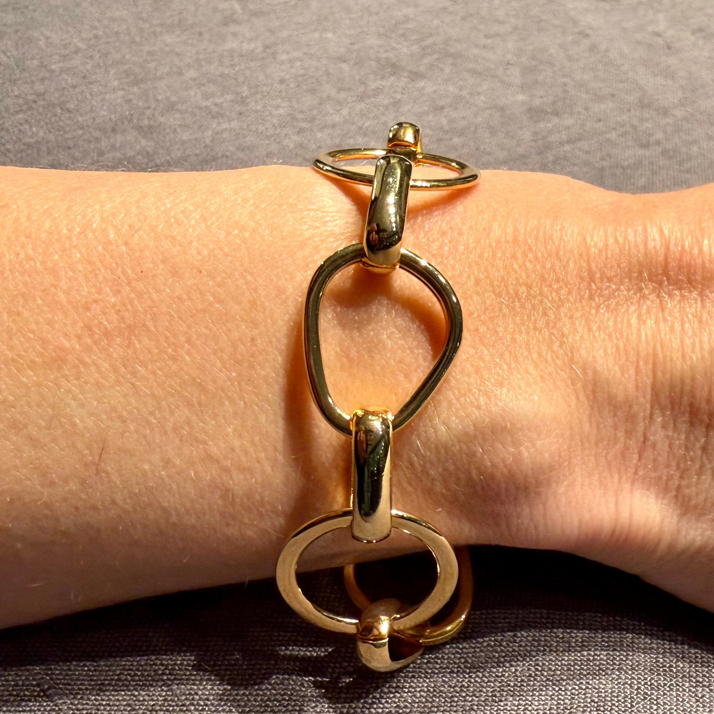 Pulsera Capri en Dorado Brillante y Cadenas