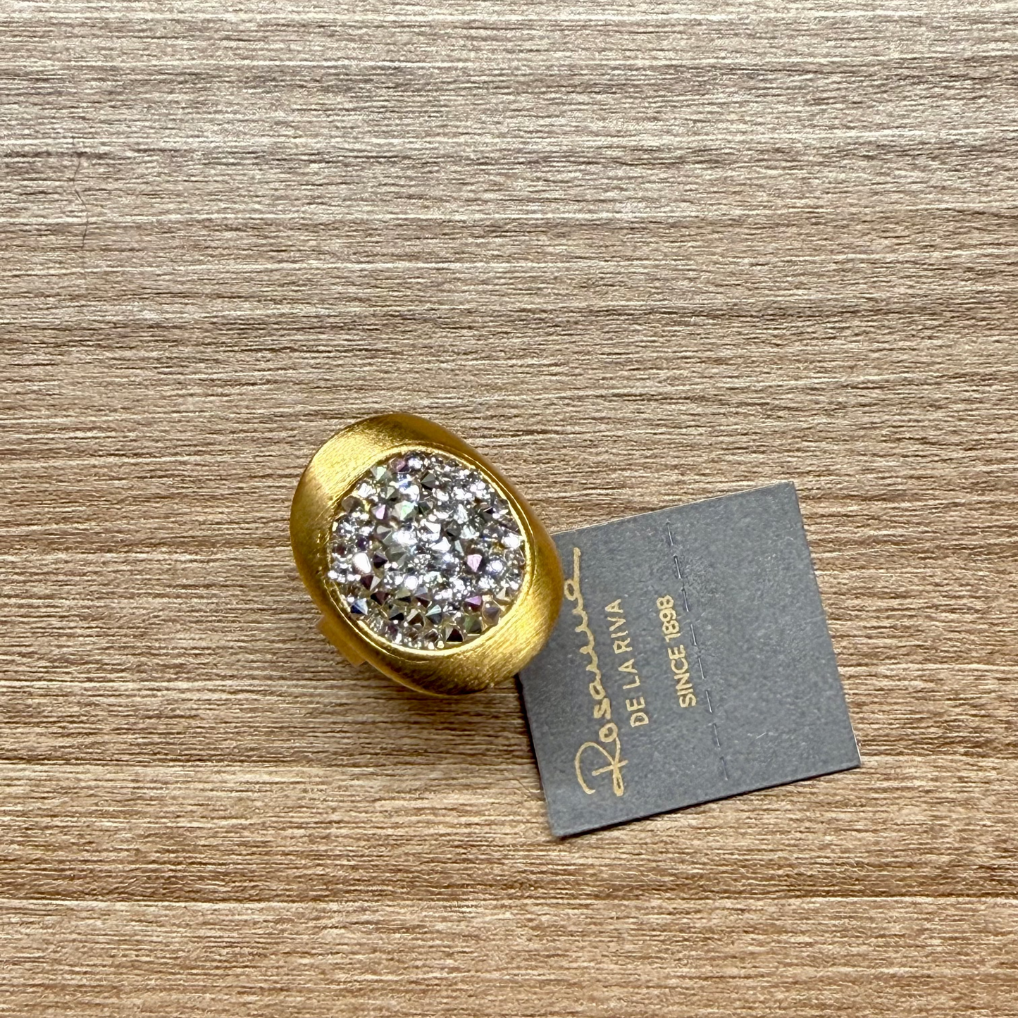 Anillo Dita Bañado Oro Satinado con Cristales Swarovski
