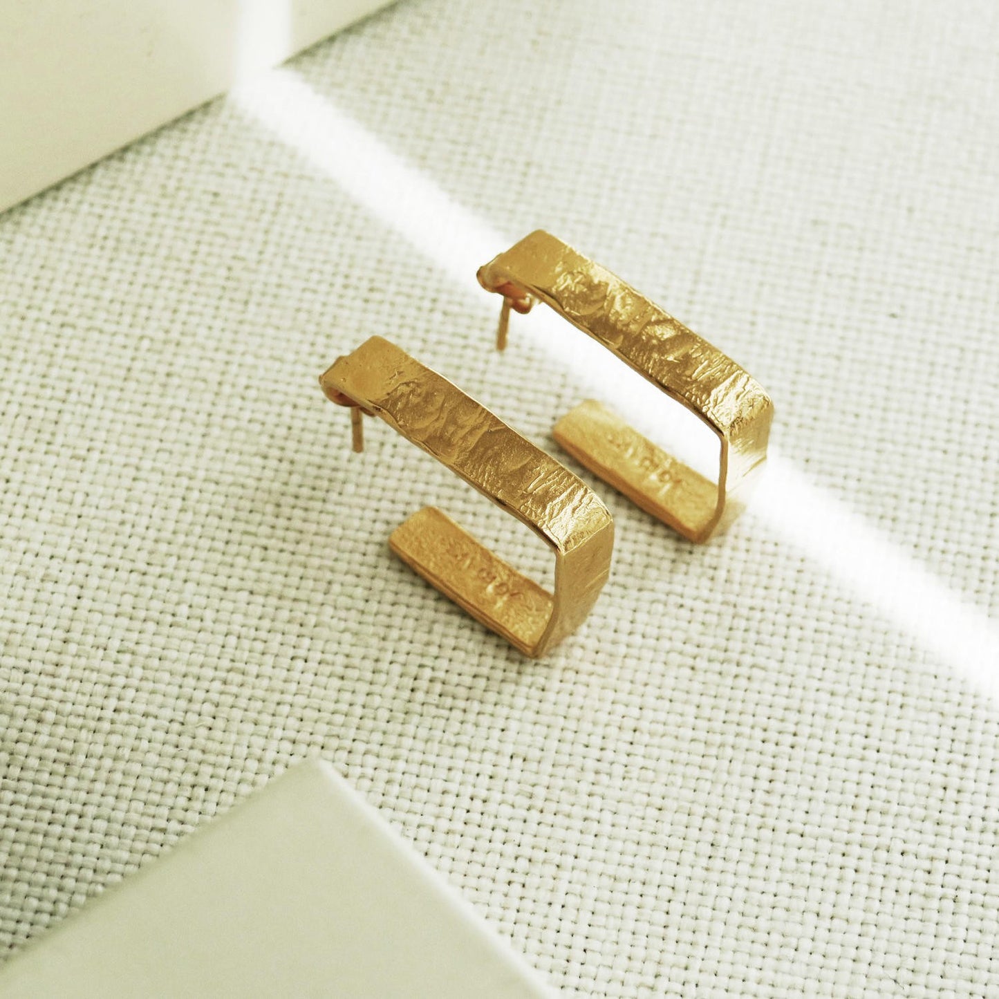 Aros Rectangulares Dorados Grandes Lignis Anchos