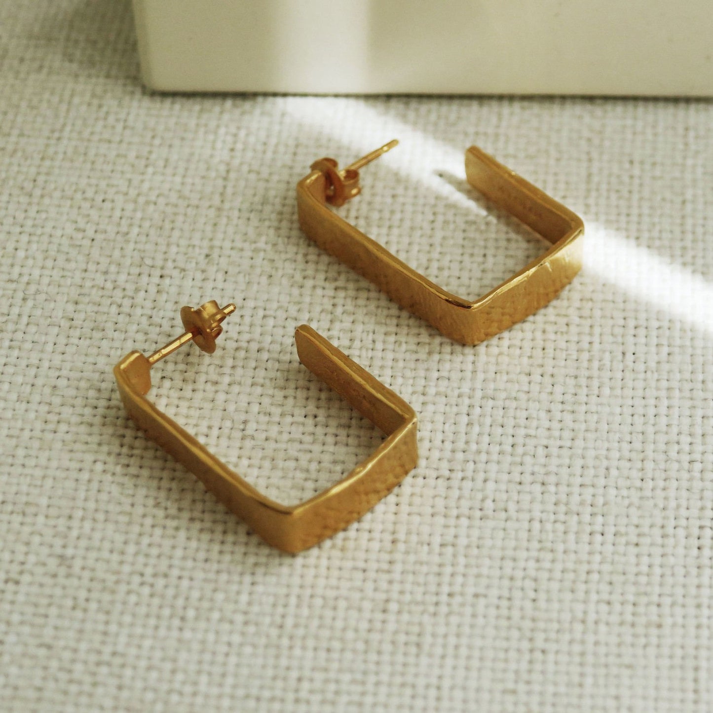Aros Rectangulares Dorados Grandes Lignis Anchos