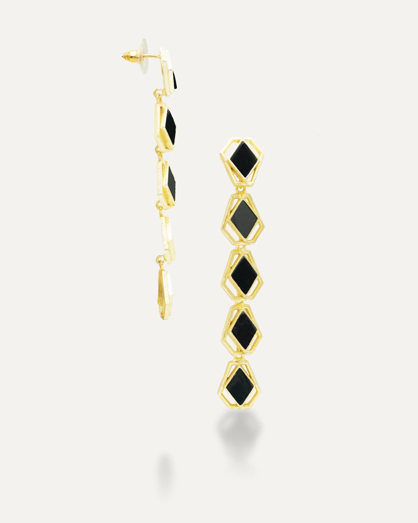 Aros Dorados Anuja Onix Negro