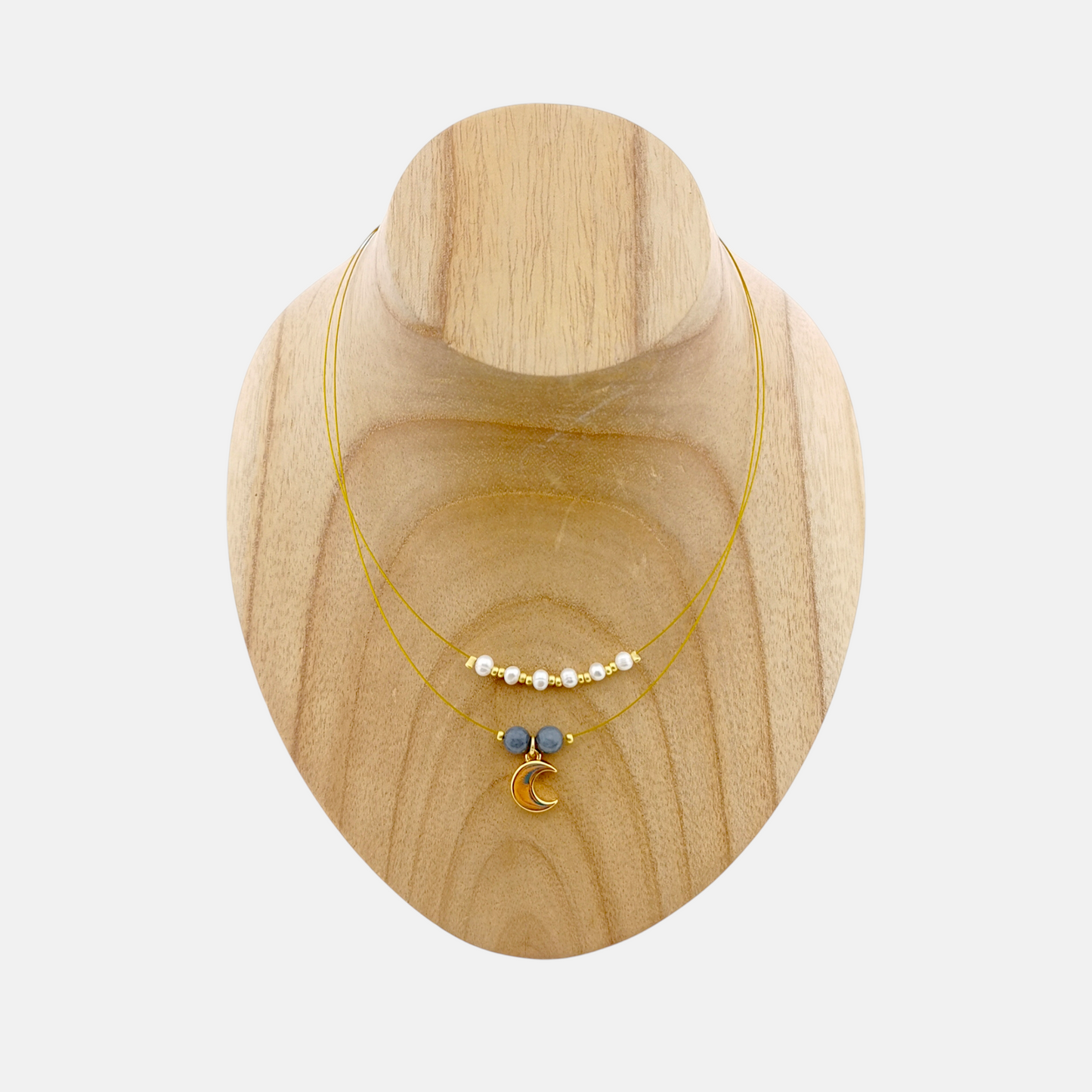 Collar Marais Doble en Dorado Brillante con Piedras, Perlas y Luna
