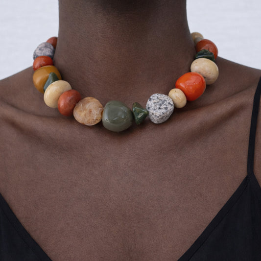 Collar Origins en Plateado Viejo y Piezas Camel