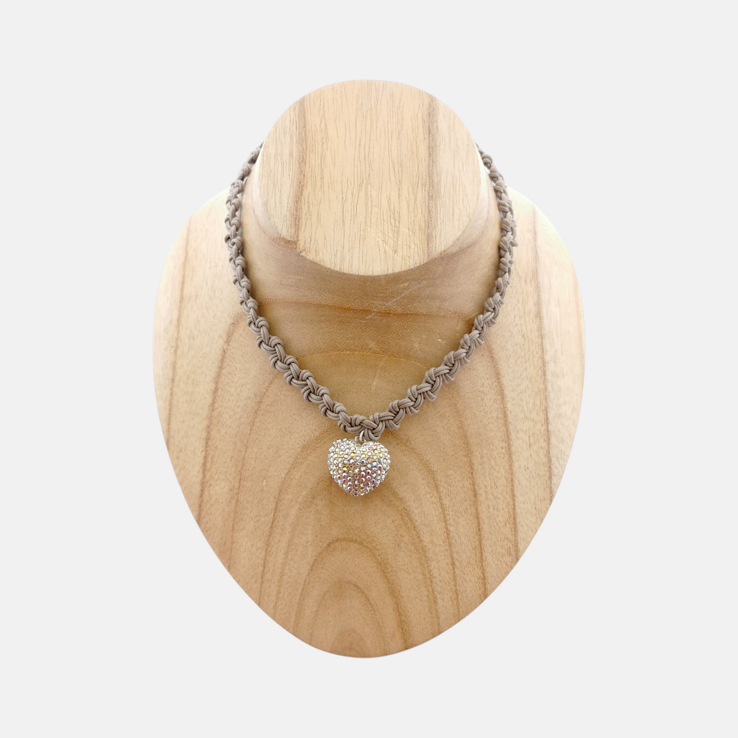 Collar Marais Plateado Mate Con Cordón y Corazón con Cristales