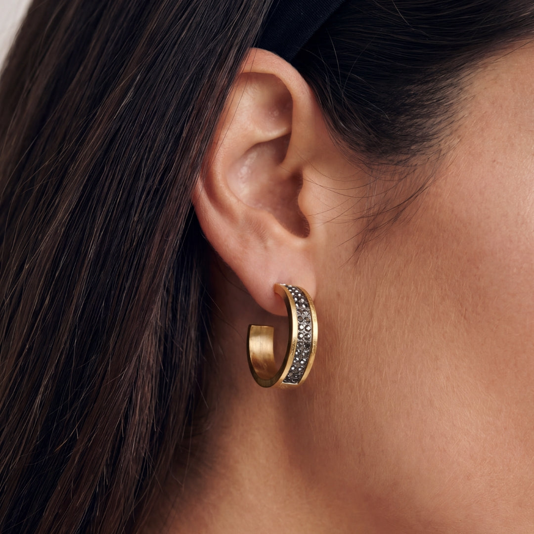 Aros Dita en Dorado Mate y Cristales Swarovski