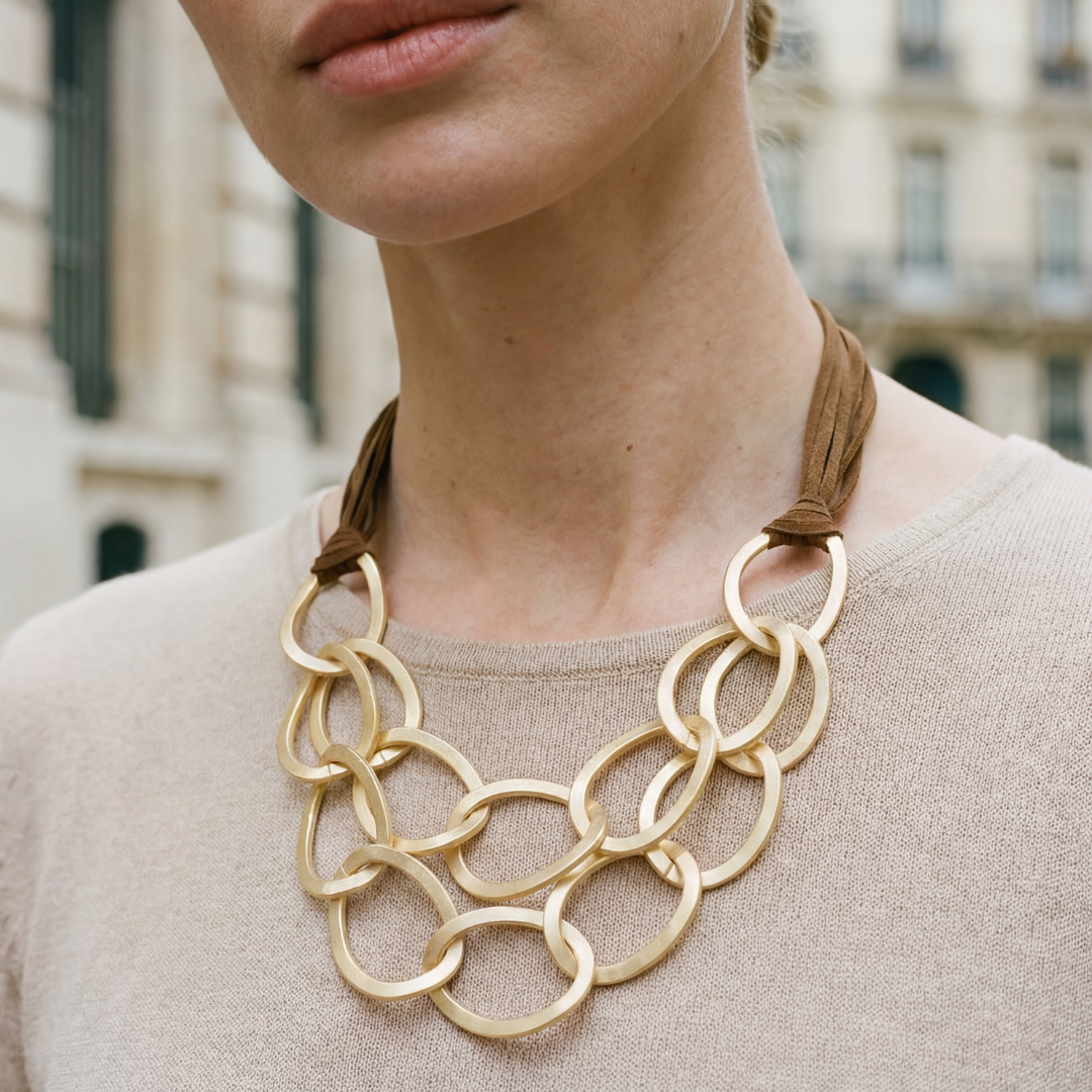 Collar Roma en Dorado Mate y Cordón Visón
