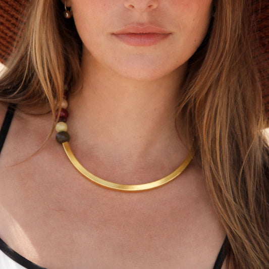 Collar Origins en Dorado Mate y Piezas de Colores
