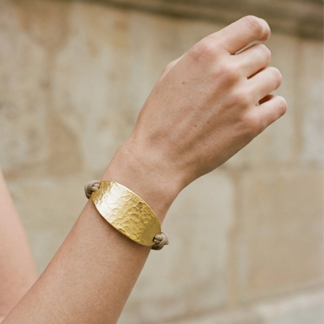 Pulsera Origins con Cordón Beige y Dorado Mate