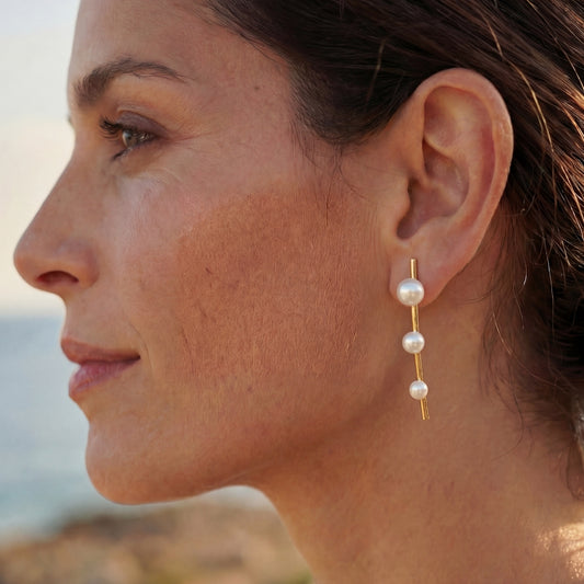 Aros Ceremony en Dorado Brillante con Tres Perlas