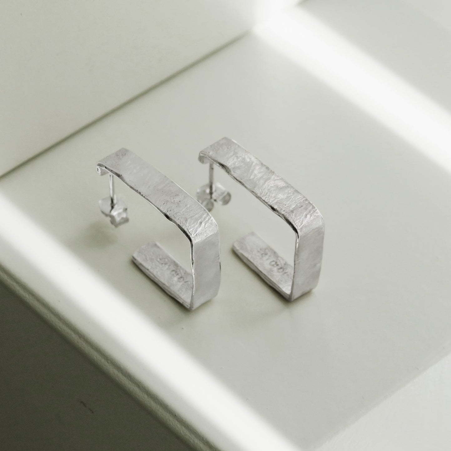 Aros Rectangulares Plateados Grandes Lignis Anchos